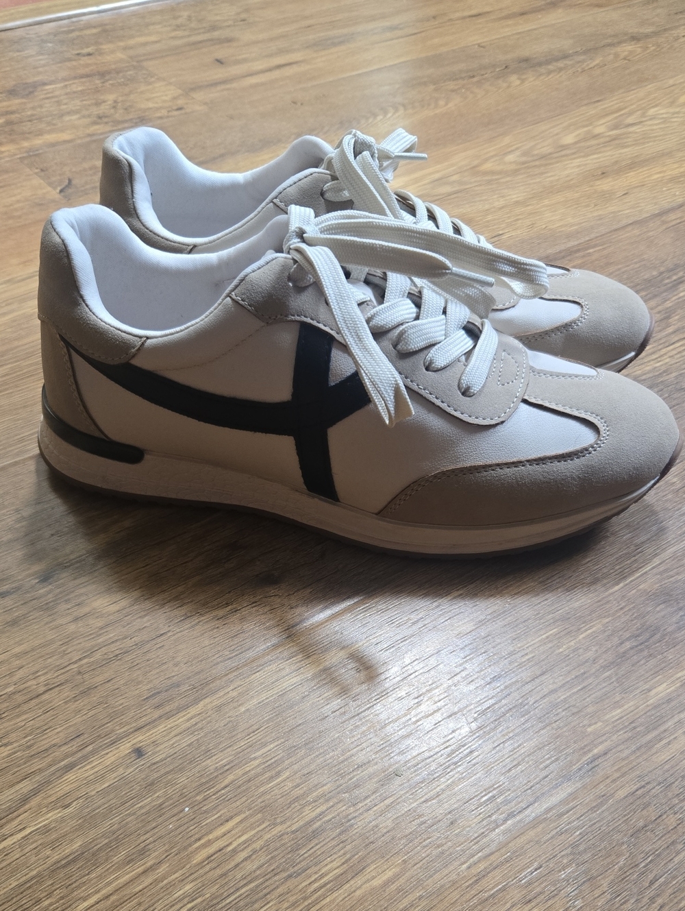 Womens Dolce Vita Sneakers 8